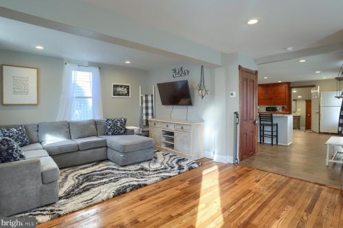 302 2nd St, Hummelstown PA  17036-1709 exterior