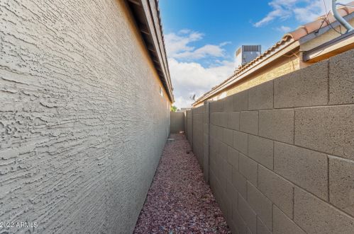 21217 30 Ave, Phoenix AZ 85051-7597 exterior