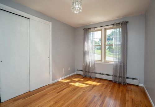 391 Massachusetts Ave, West Springfield MA 01089-2412 exterior