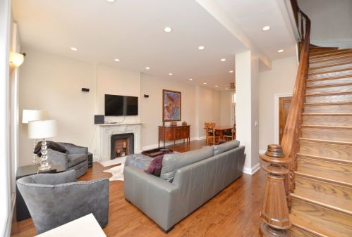 617 Dickens Ave, Chicago IL  60614-4401 exterior