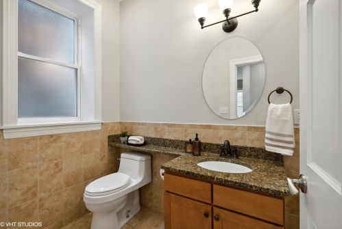 6503 Bosworth Ave, Chicago IL 60626-4910 exterior