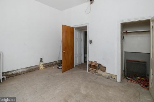 1637 Girard Ave, Philadelphia PA 19130-1514 exterior