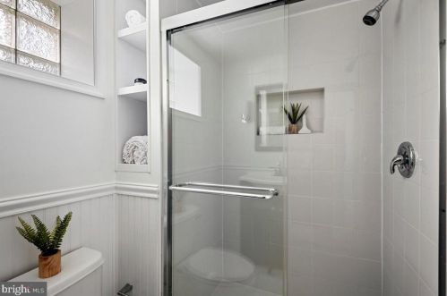 1111 Fallsmead Way, Rockville MD 20854-5549 exterior