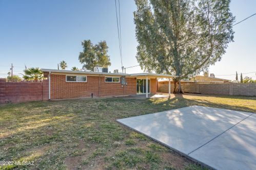 8217 Beverly St, Tucson AZ 85710-5931 exterior