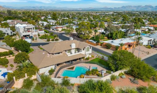 2347 Cinnabar Ave, Phoenix AZ  85028-3633 exterior