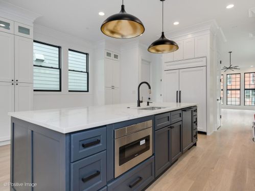 1943 Honore St, Chicago IL  60622-1044 exterior