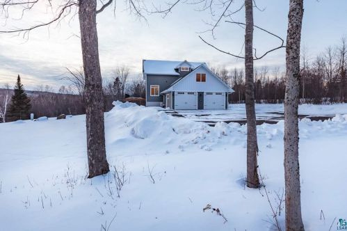 3428 Medin Rd, Duluth MN 55804-2673 exterior