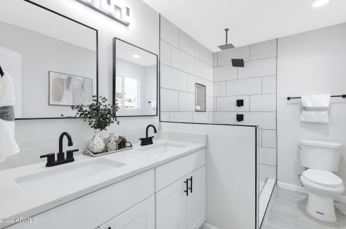 1132 Linda Ln, Chandler AZ 85226-1649 exterior