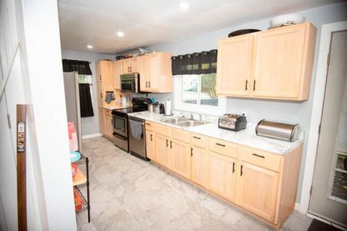 2214 Kenilworth Ave, Kalamazoo, MI 49048-2068