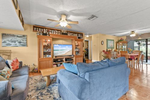 391 Walters Ter, Fort Pierce, FL 34983-3742