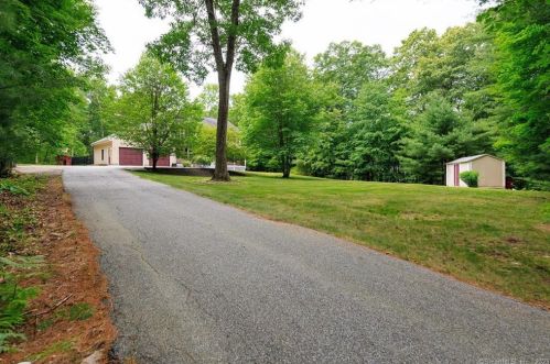 11 Lafantasie Rd, Killingly, CT 06239-2218