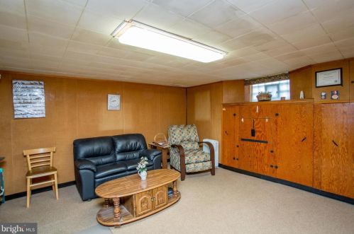 7160 Erdrick St, Philadelphia PA 19135-1012 exterior