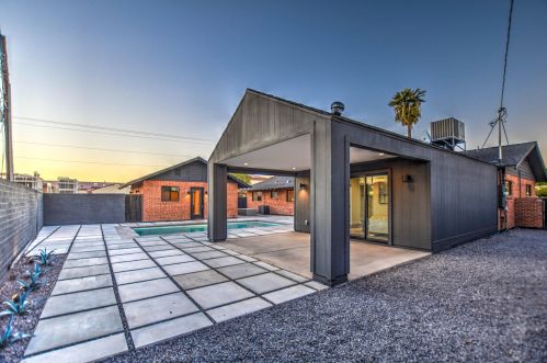 1201 Edgemont Ave, Phoenix AZ 85035-1809 exterior