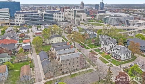 548 Fairview Ave, Grand Rapids MI 49503-1518 exterior