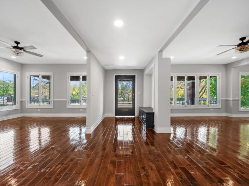 2048 Pratt Blvd, Chicago IL  60645-4981 exterior