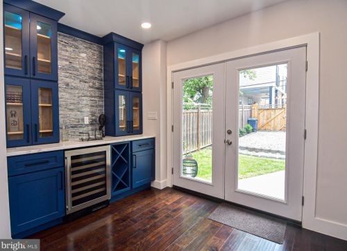 2911 17th St, Washington DC  20018-1825 exterior