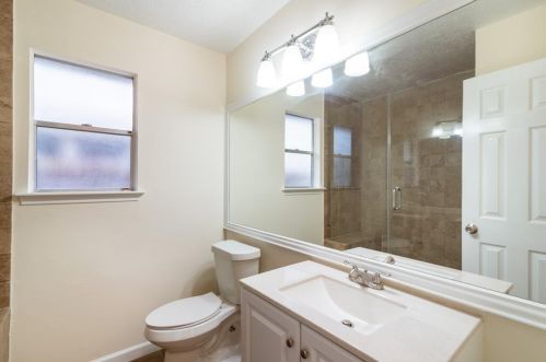 5118 Vlg Spg Dr, Humble TX exterior