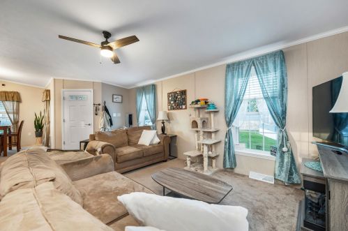 1 Rex Dr, Concord NH 03303-4166 exterior