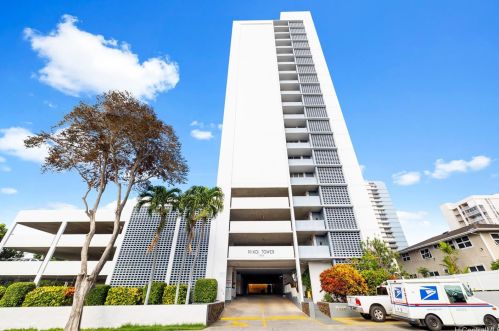 1556 Piikoi St, Honolulu HI 96822-4084 exterior