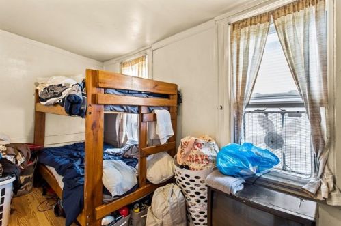 121 Bausman St, Pittsburgh PA 15210-2084 exterior