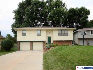 1522 141 Cir, Omaha NE  68144-2102 exterior