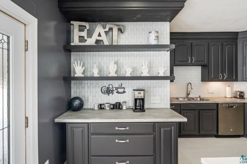 9127 Superior St, Duluth MN 55812-2139 exterior