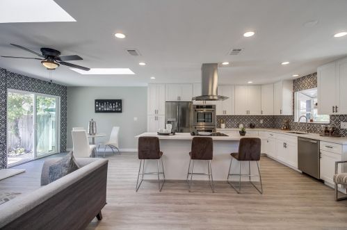 6979 Bobhird Dr, San Diego CA  92119-2021 exterior