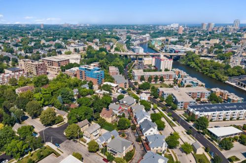 214 Vine St, Milwaukee WI 53205-1451 exterior