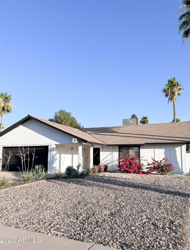 4201 Acoma Dr, Phoenix AZ  85032-4707 exterior