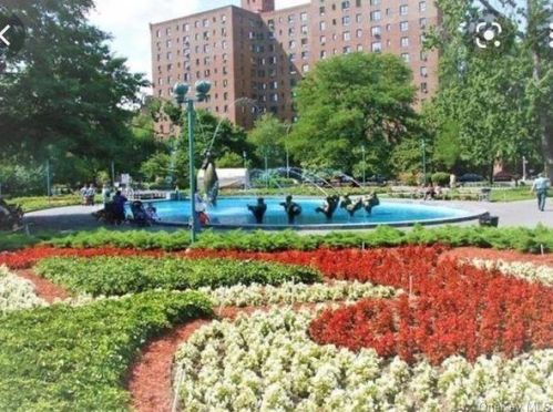 1605 Metropolitan Ave, Bronx NY 10462-6202 exterior