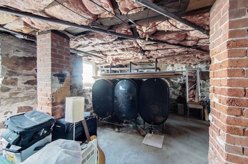 9 Lincoln St, Middletown RI 02840-2628 exterior