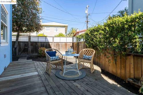 3301 Claremont Ave, Berkeley CA 94705-2710 exterior