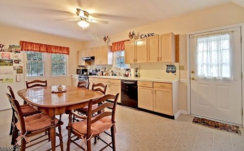 405 Pleasant Run Rd, Branchburg NJ 08853-4188 exterior