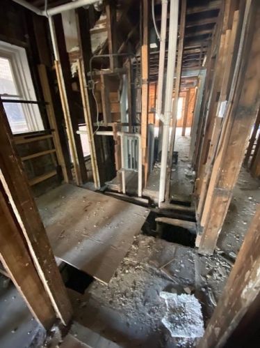 7746 Kingston Ave, Chicago IL 60649-4784 exterior