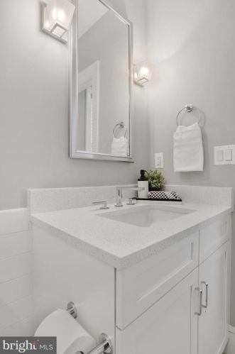 420 3rd St, Washington DC  20003-1930 exterior