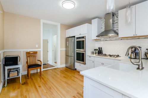 7942 Kenwood Ave, Chicago IL  60619-3411 exterior