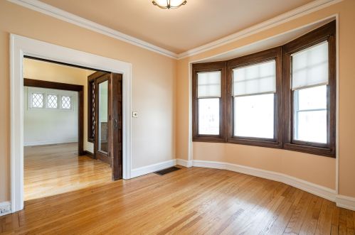 2728 Prospect Ave, Milwaukee WI 53211-3768 exterior