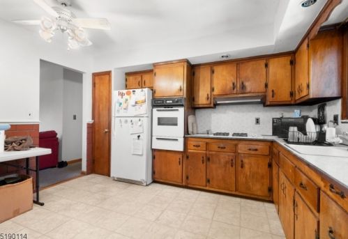 120 Lexington Ave, Cranford NJ 07016-2610 exterior