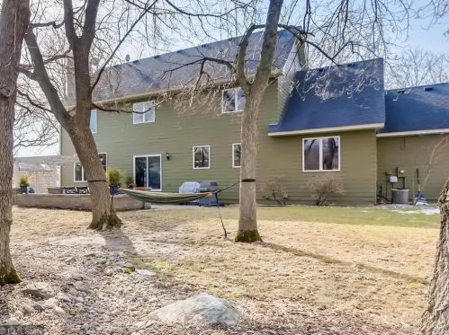 8932 Highview Ln, Saint Paul MN 55125-4921 exterior