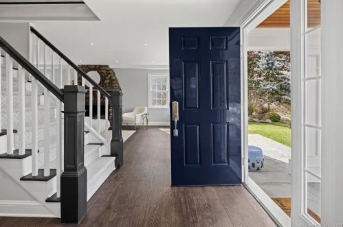 5 Mansfield Pl, Westport CT  06880-5045 exterior