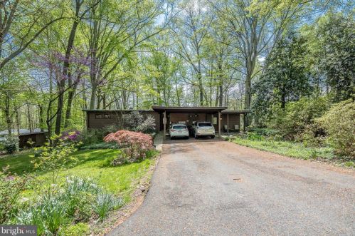 1717 Briar Ridge Rd, Mc Lean VA  22101-4204 exterior