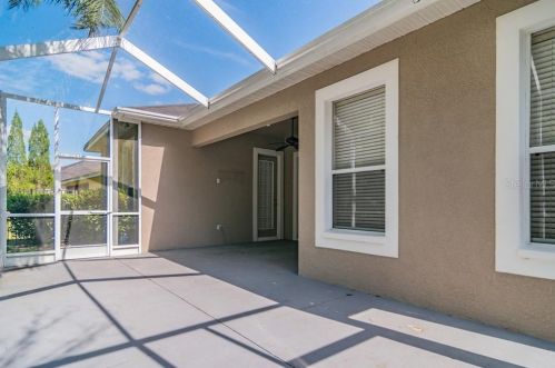 8028 Hampton Lake Dr, Tampa FL  33647-3558 exterior