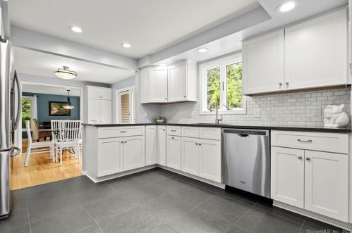 80 Christine Ter, Milford CT 06461-2212 exterior