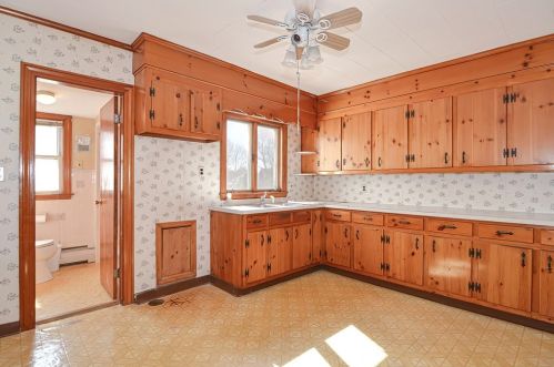 21 Jasset St, Newton MA 02458-1055 exterior