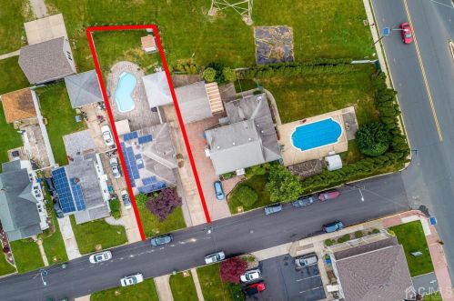 57 Barton St, Edison NJ 08837-2855 exterior