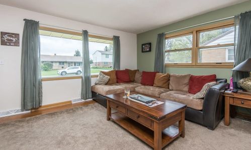 4447 67th St, Milwaukee, WI 53220-3425