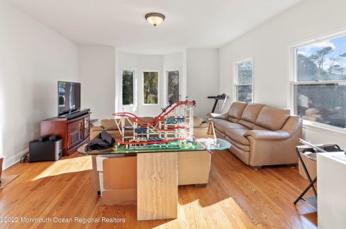 591 Derose Ln, East Freehold NJ 07728-9236 exterior