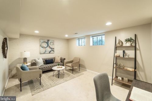 205 Commonwealth Ave, Alexandria VA 22305-2829 exterior