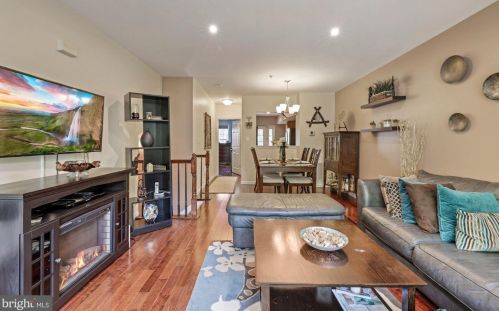 11306 King George Dr, Silver Spring, MD 20902-4443