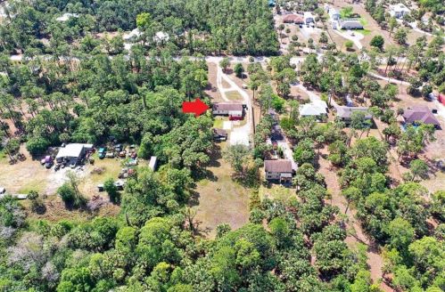 685 12 Ave, Naples FL 34120-6337 exterior